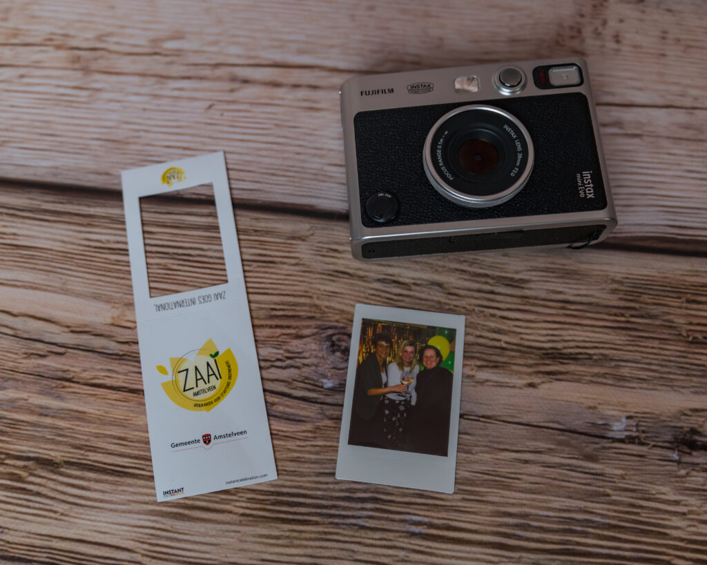 nstant polaroid fotografie voor feesten met logo sticker in Aalsmeer Amstelveen Uithoorn